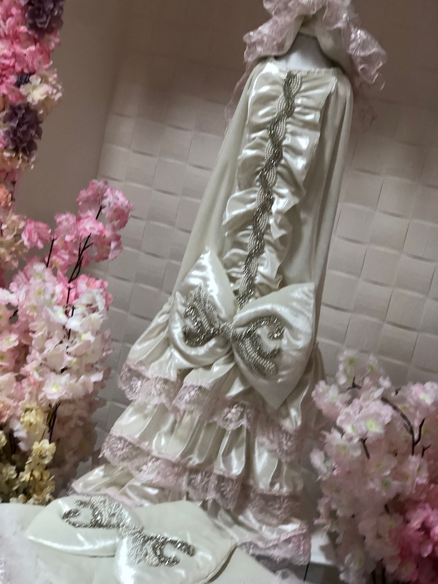 Cream Velvet Cocoon and Blanket Set